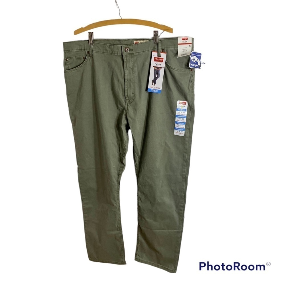 Wrangler Straight Fit Green Jeans NWT 42x30 Men’s Pants